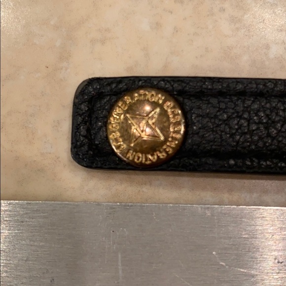 FEARLESS Leather and Gold Bracelet - Picture 3 of 5